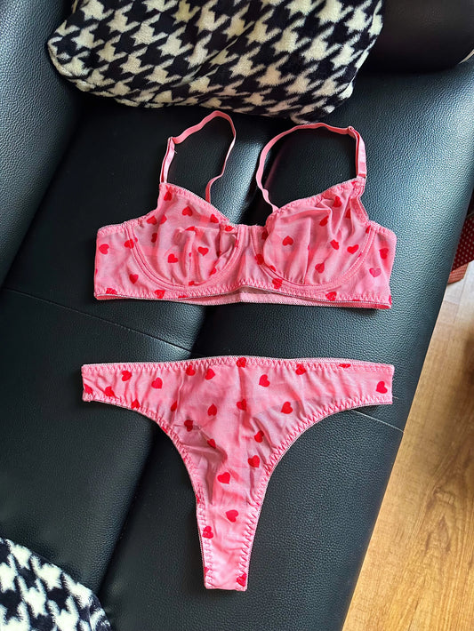ENSEMBLE LINGERIE ROSE À CŒURS